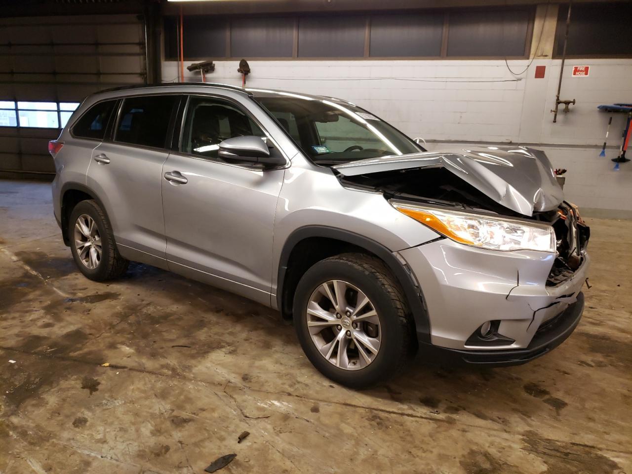 2015 TOYOTA HIGHLANDER - Image 4