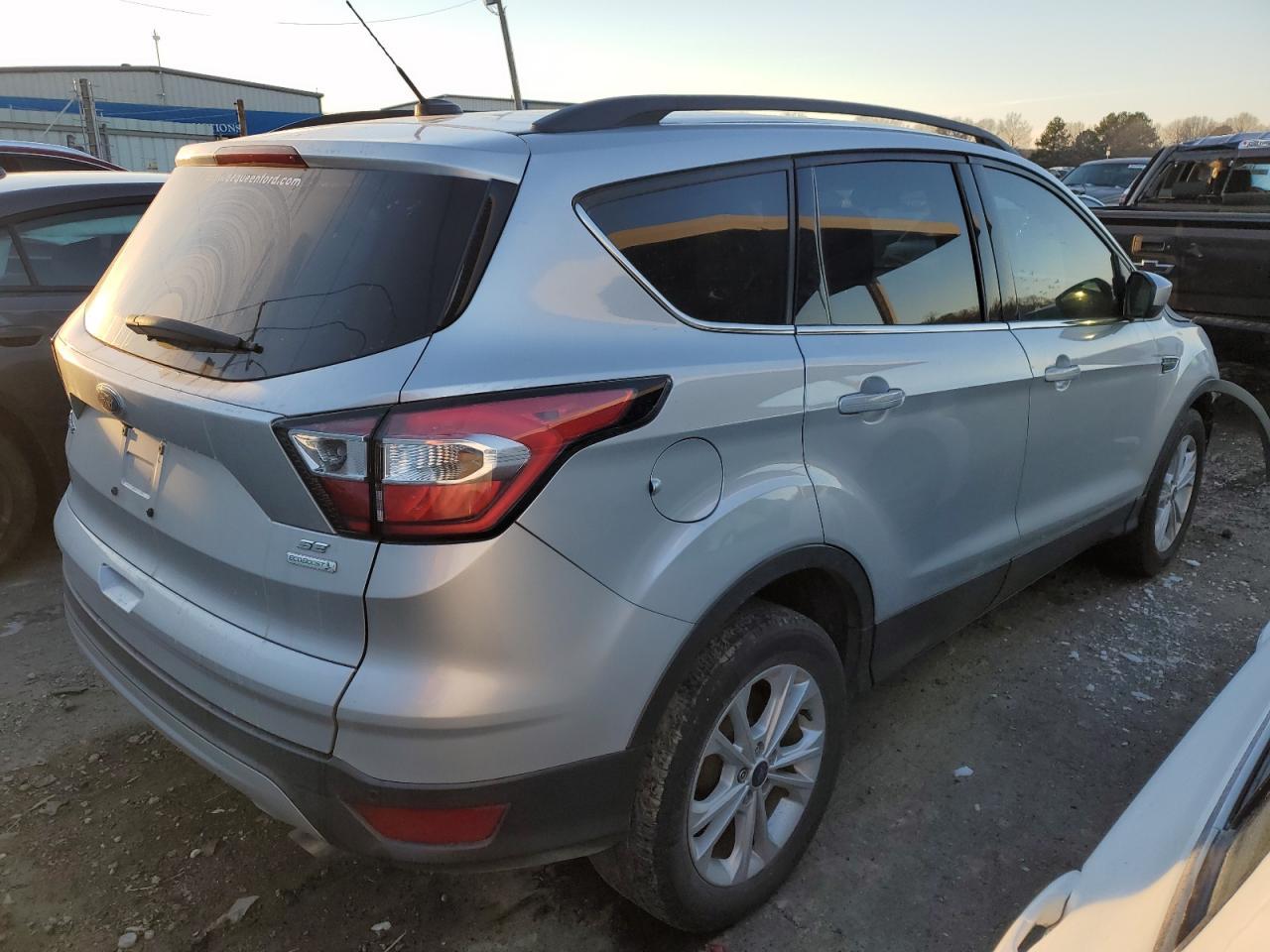 2017 FORD ESCAPE SE - Image 3