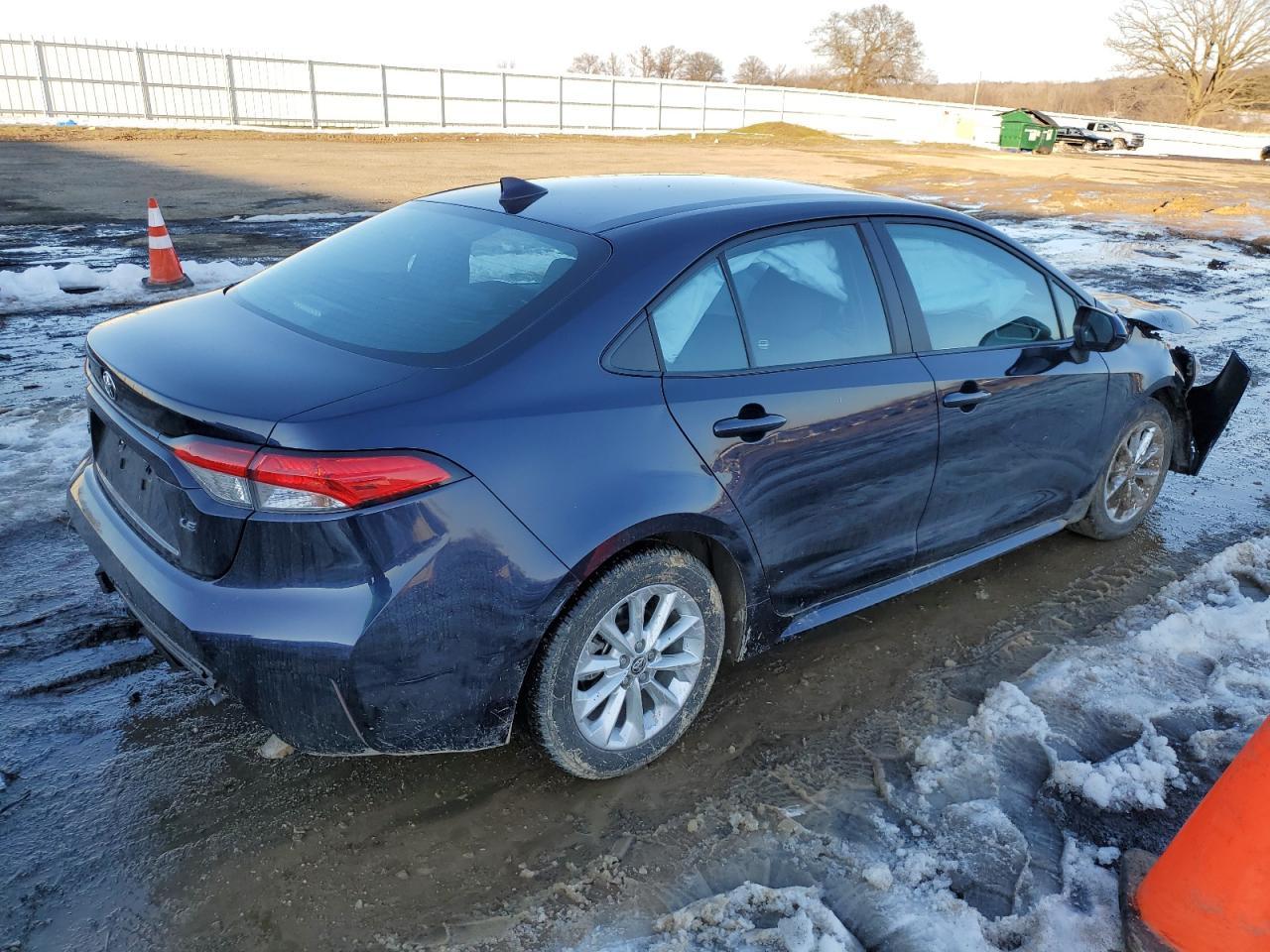 2022 TOYOTA COROLLA LE - Image 3