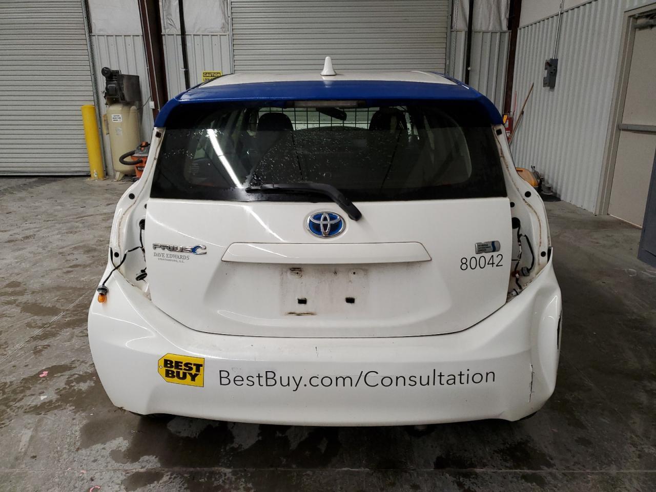 2016 TOYOTA PRIUS C - Image 6