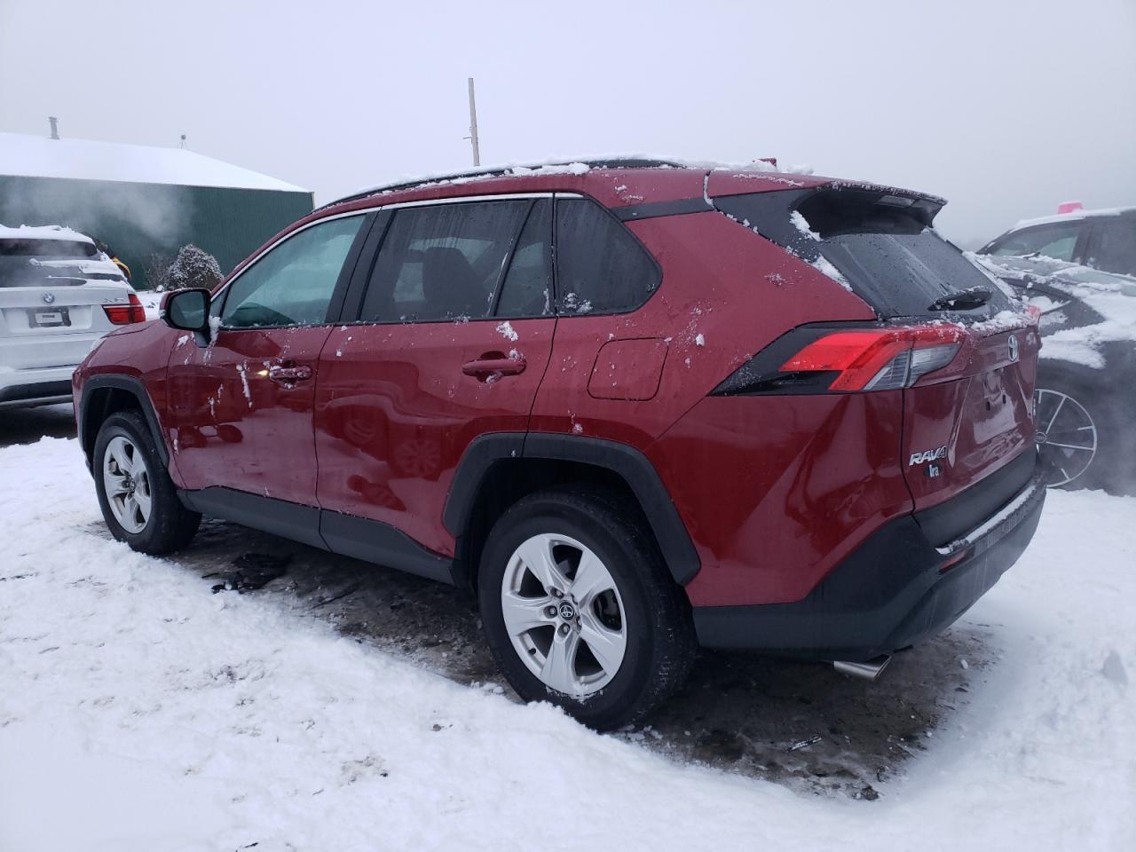 2020 TOYOTA RAV4 XLE - Фото 2