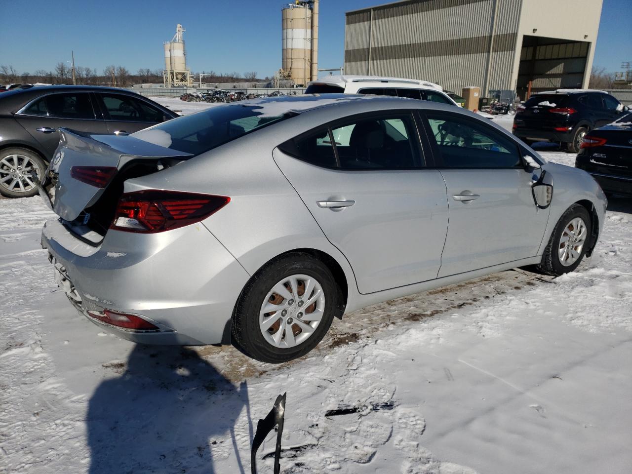 2019 HYUNDAI ELANTRA SE - Фото 3