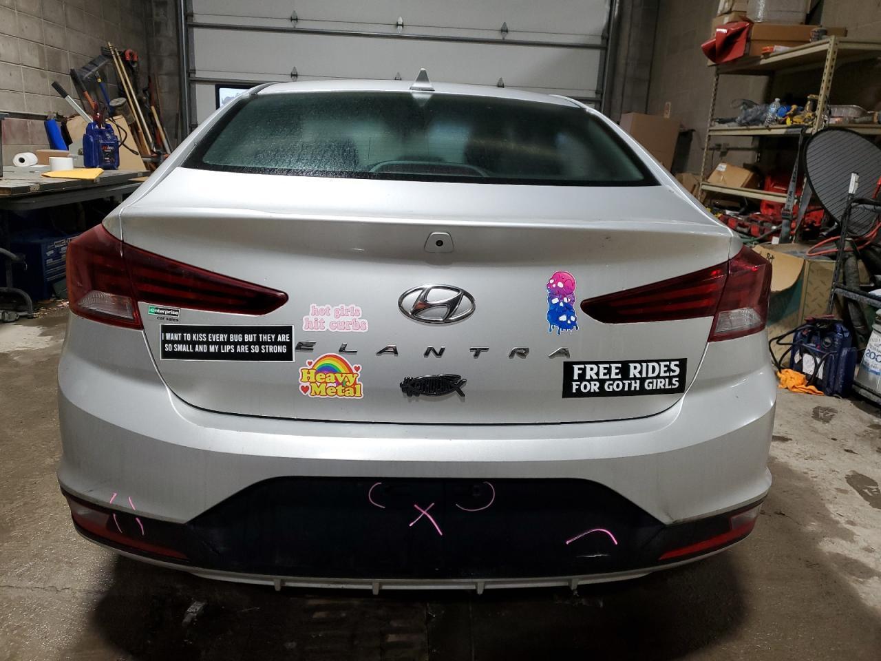 2019 HYUNDAI ELANTRA SE - Фото 6