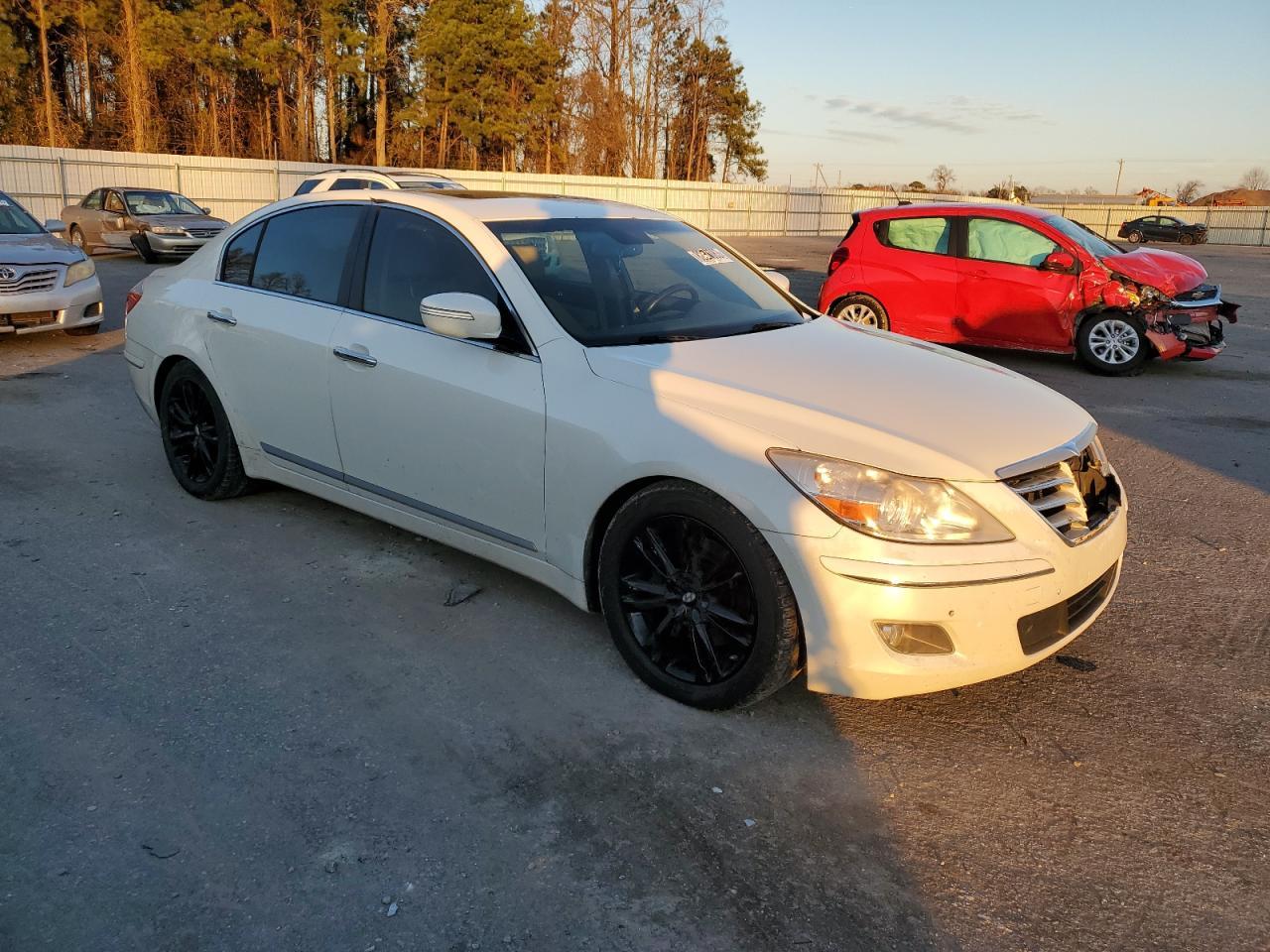 2011 HYUNDAI GENESIS 4. - Image 4