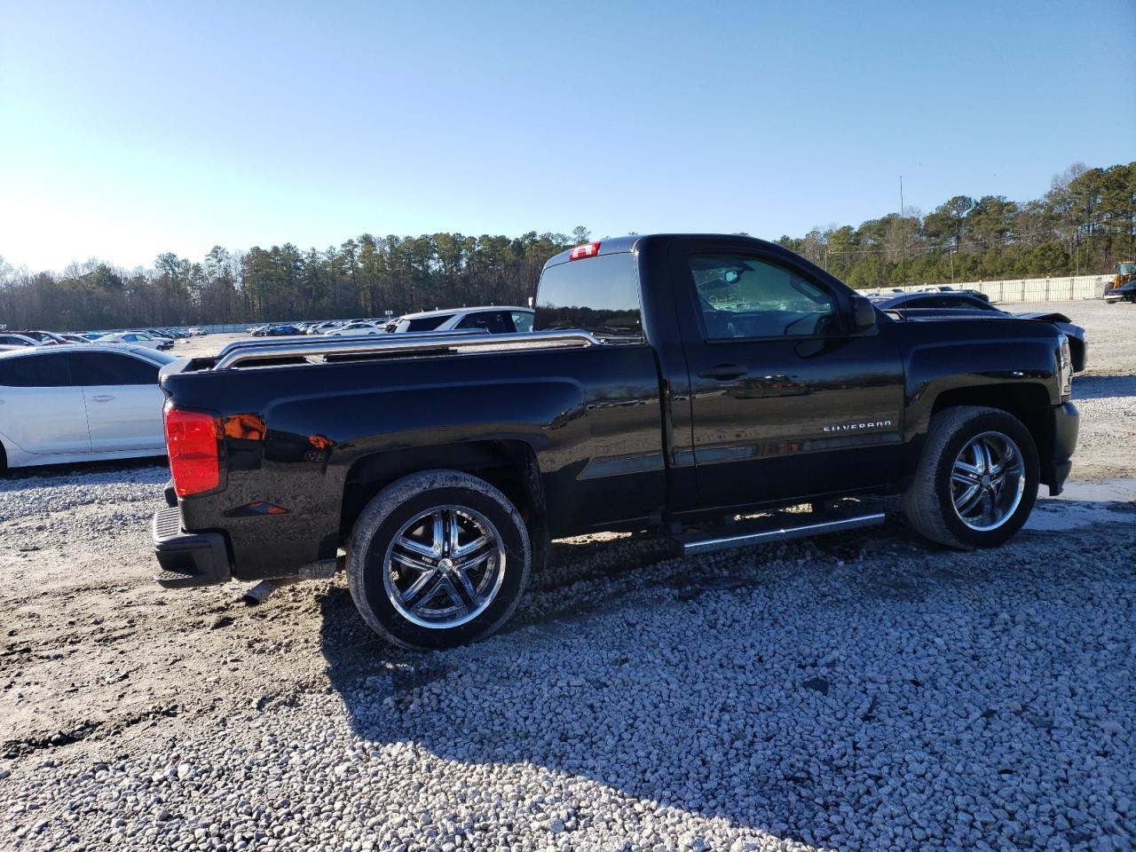 2017 CHEVROLET SILVERADO - Image 3