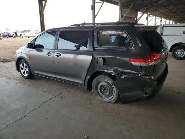2012 Toyota Sienna Le - Фото 2