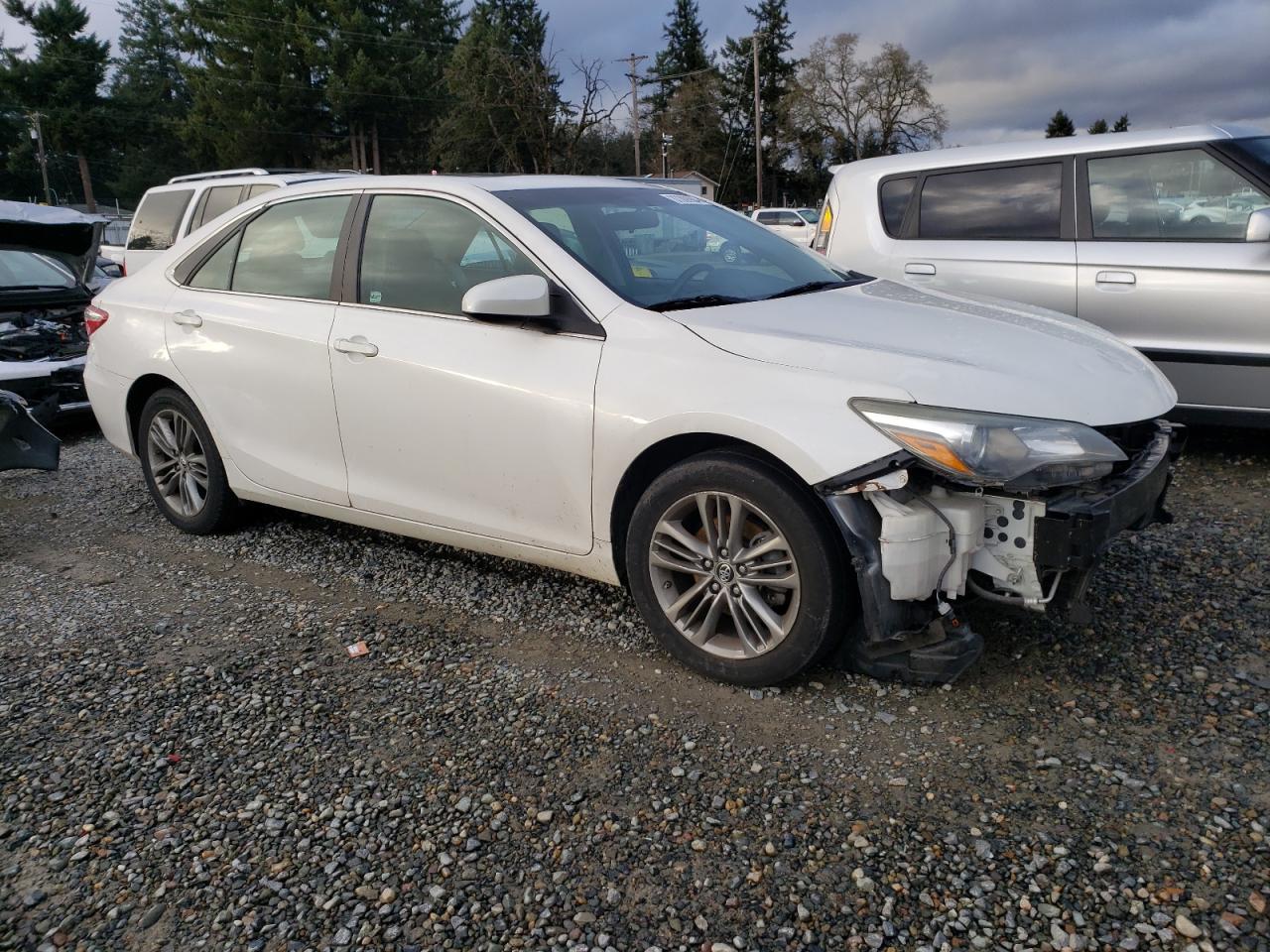 2015 TOYOTA CAMRY LE - Image 4