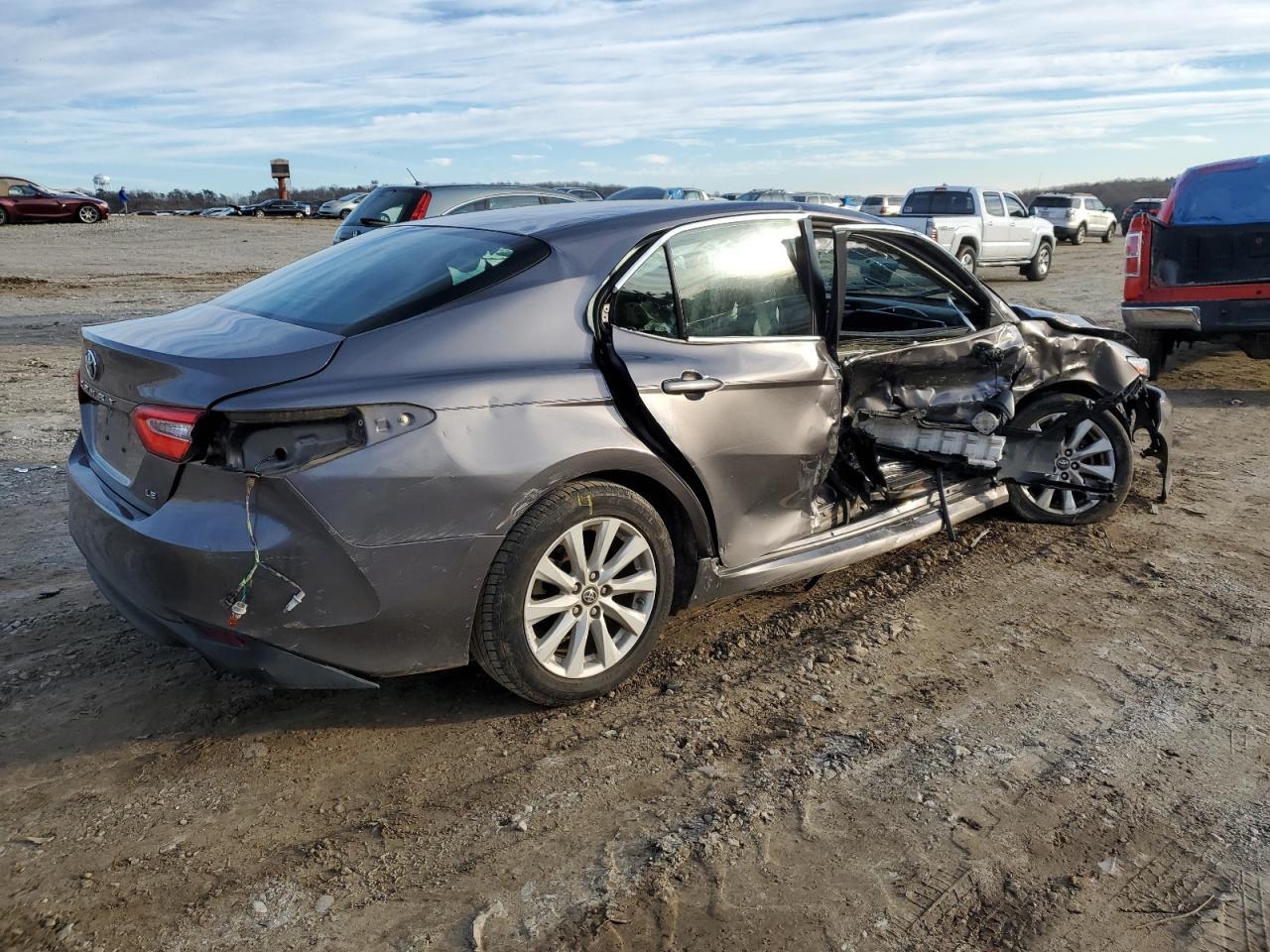 2018 TOYOTA CAMRY L - Image 3