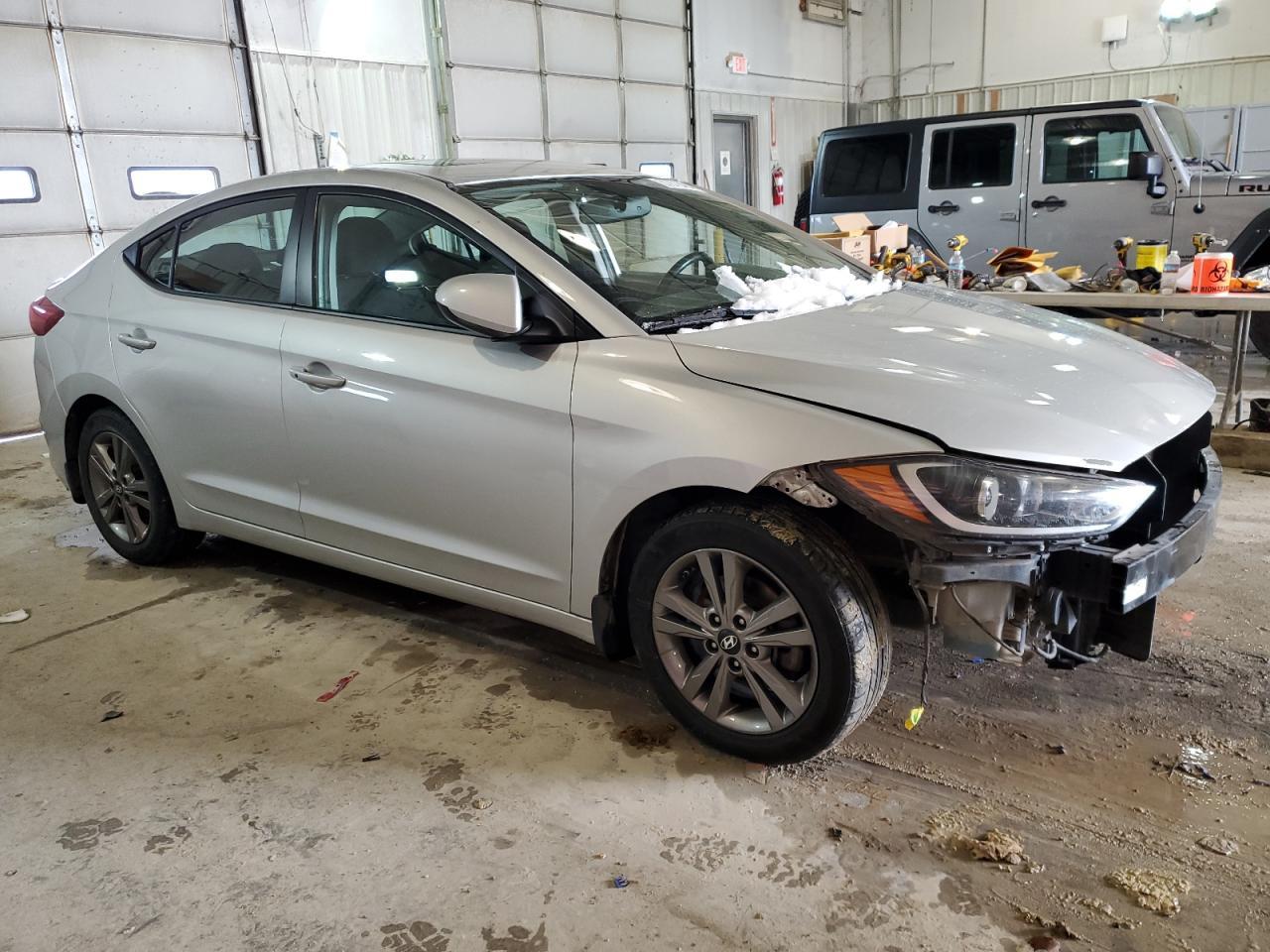 2018 HYUNDAI ELANTRA SE - Image 4
