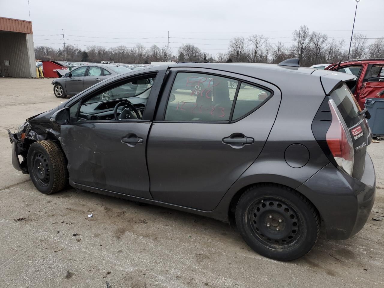 2015 TOYOTA PRIUS C - Image 2
