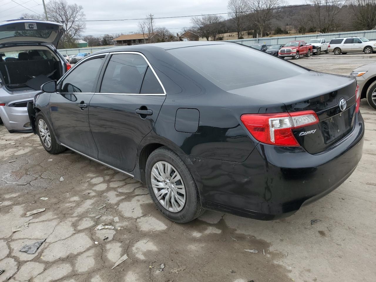 2014 TOYOTA CAMRY L - Фото 2