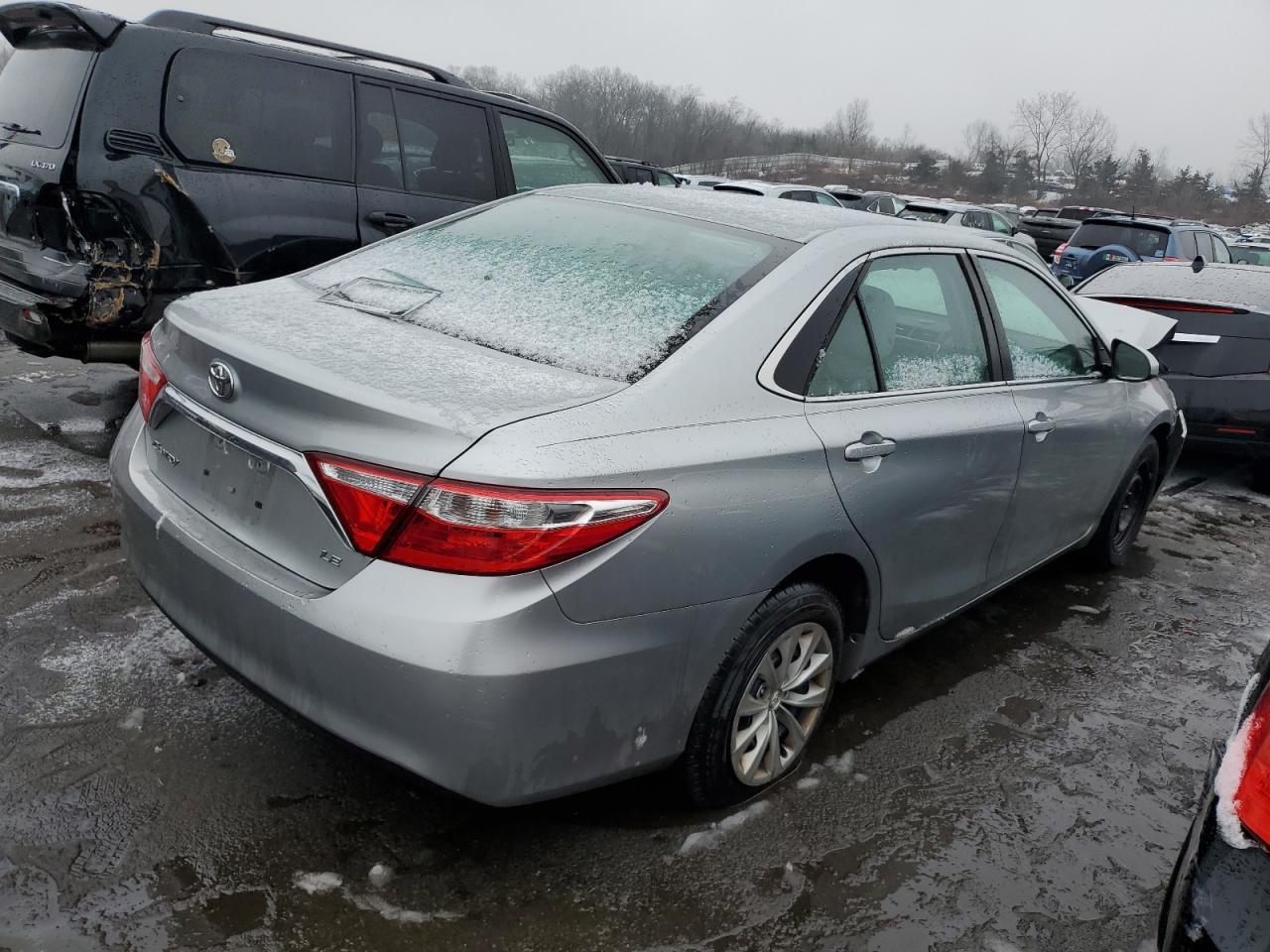 2016 TOYOTA CAMRY LE - Image 3