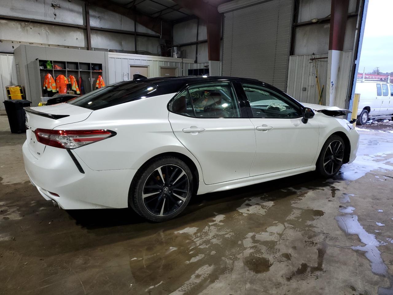 2019 TOYOTA CAMRY XSE - Image 3