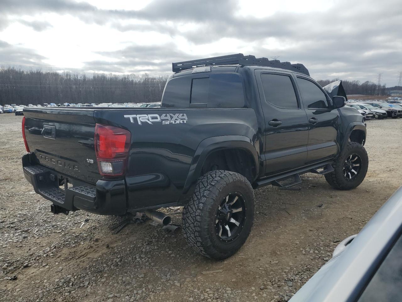 2018 TOYOTA TACOMA DOU - Фото 3