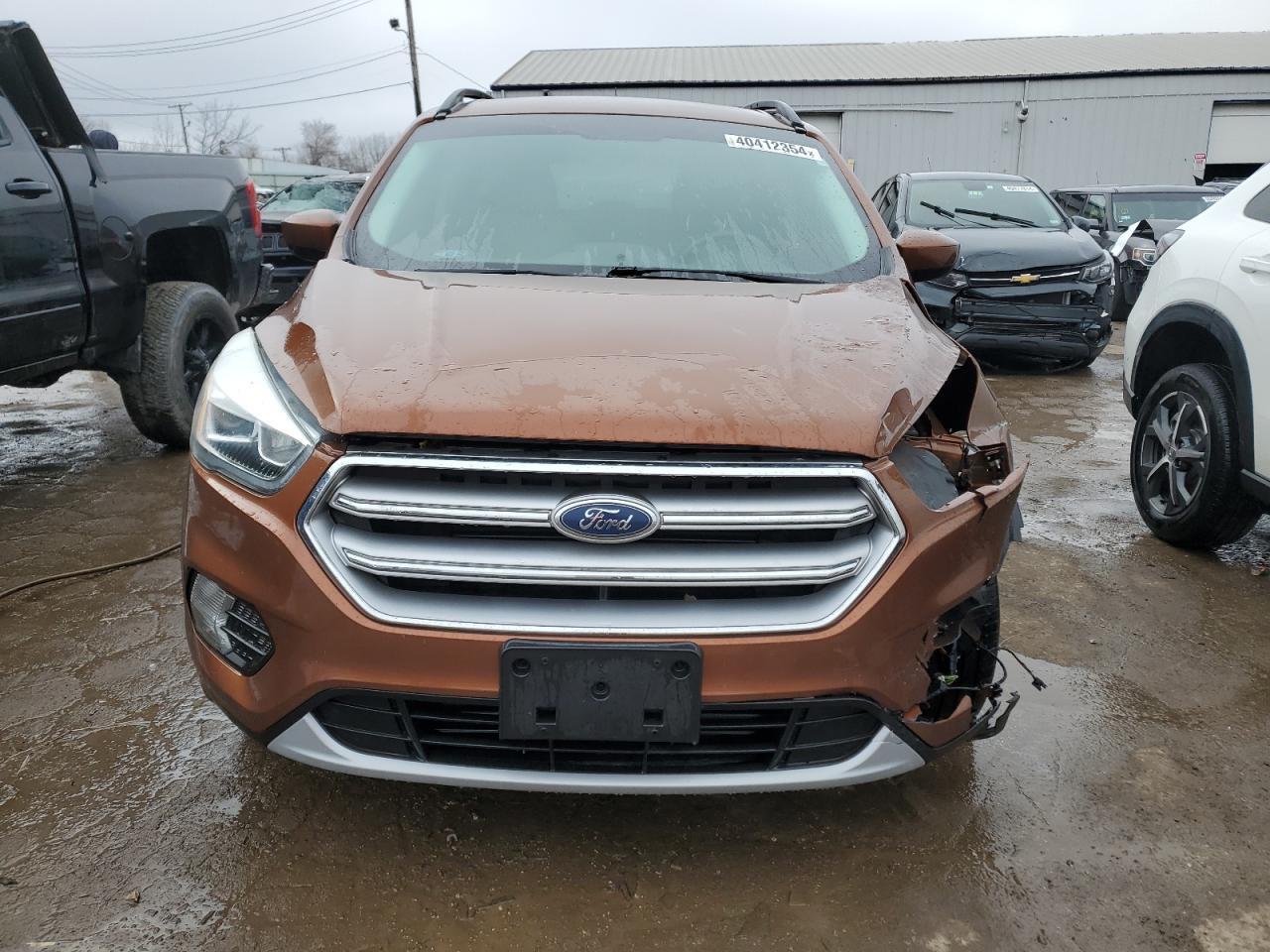 2017 FORD ESCAPE SE - Фото 5