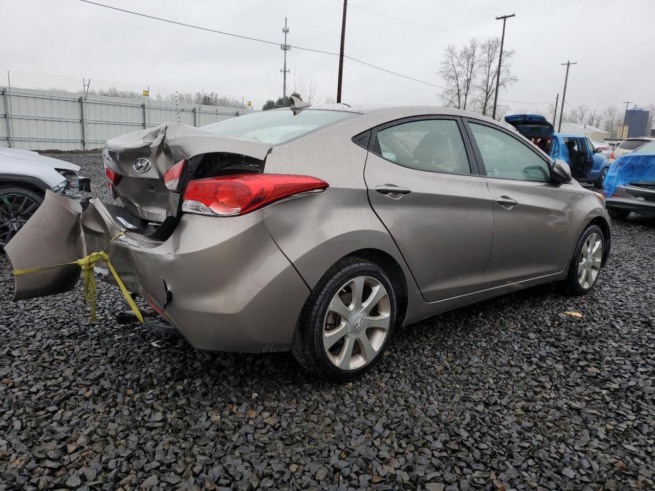 2011 HYUNDAI ELANTRA GL - Image 3