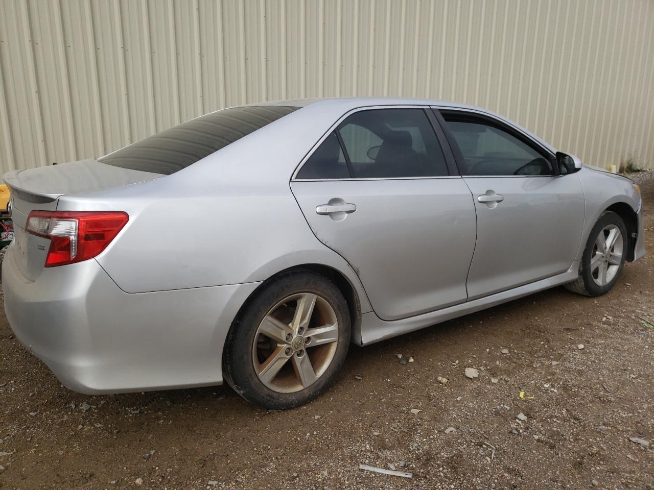 2013 TOYOTA CAMRY L - Фото 3