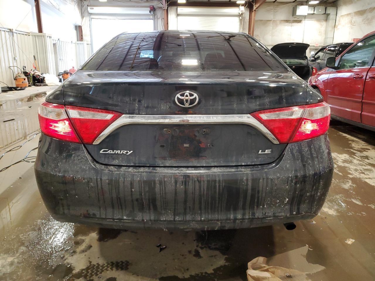 2016 TOYOTA CAMRY LE - Фото 6