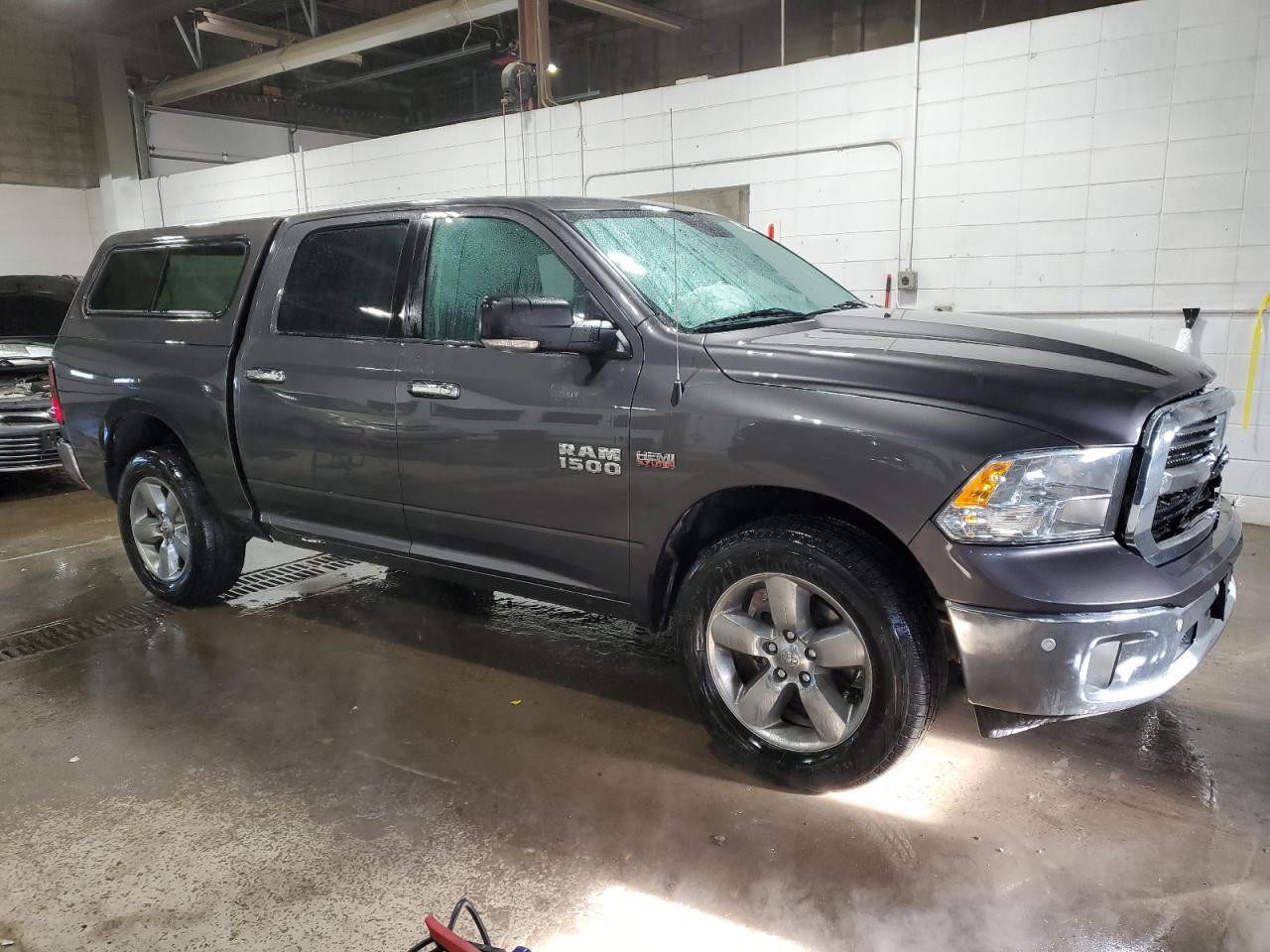 2017 RAM 1500 SLT - Фото 4