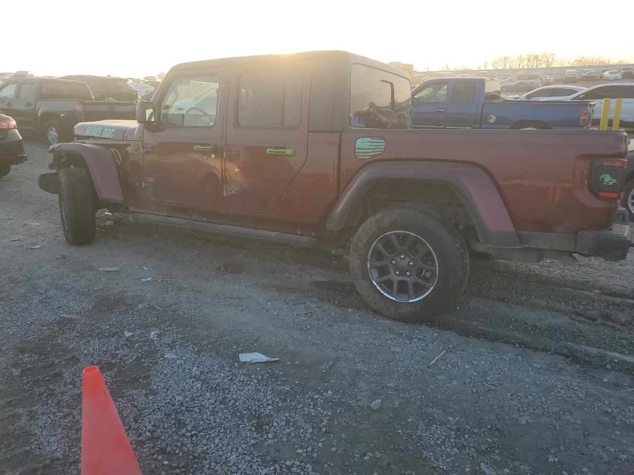 2021 JEEP GLADIATOR - Фото 2