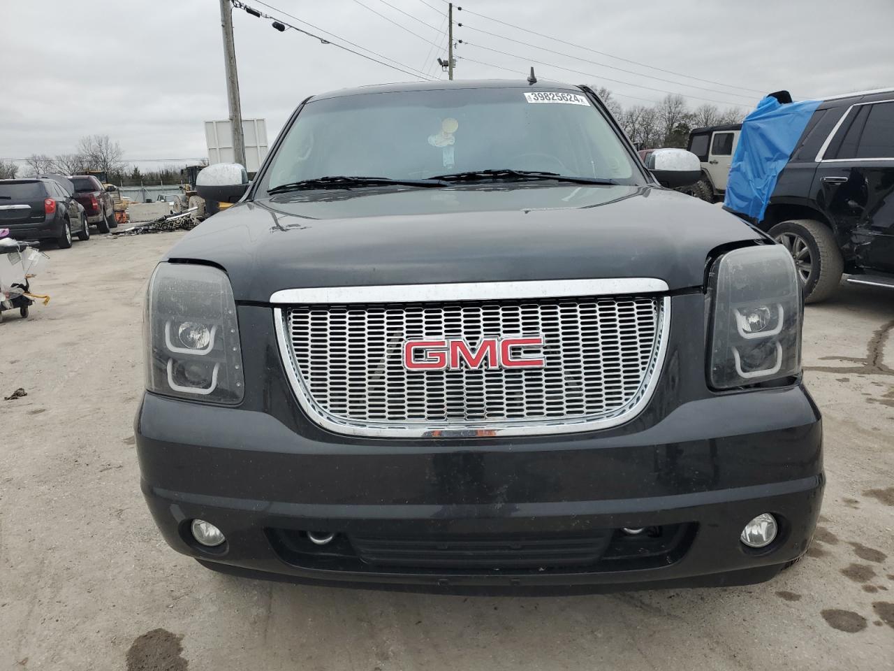 2012 GMC YUKON XL K - Image 5