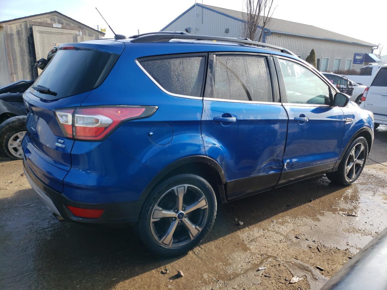 2017 FORD ESCAPE SE - Фото 3