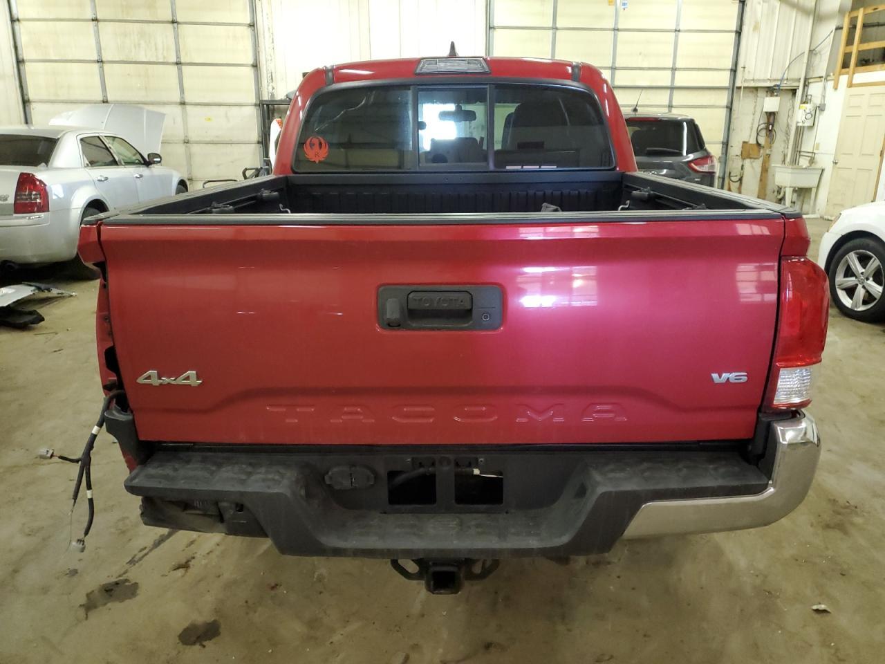 2017 TOYOTA TACOMA DOU - Фото 6