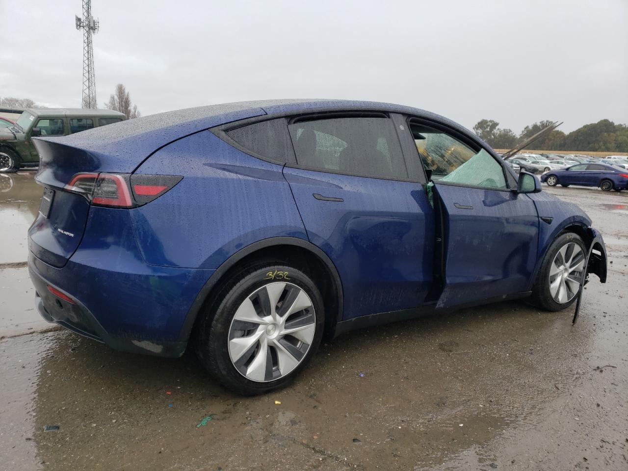 2023 TESLA MODEL Y - Фото 3