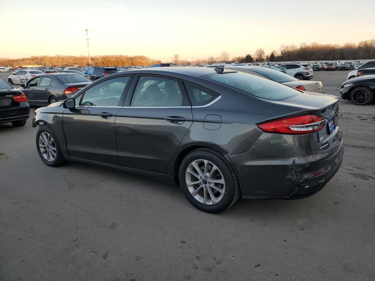 2020 FORD FUSION SE - Фото 2