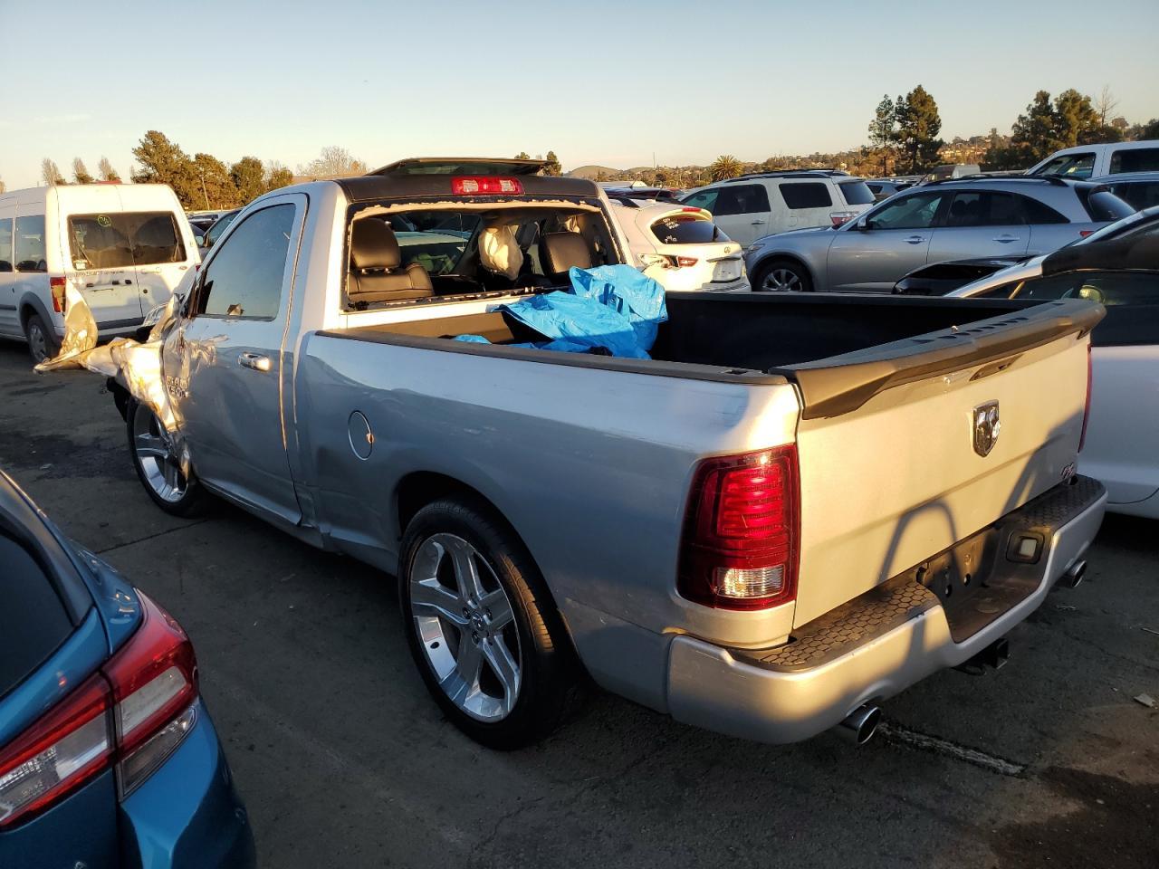 2017 RAM 1500 SPORT - Фото 2