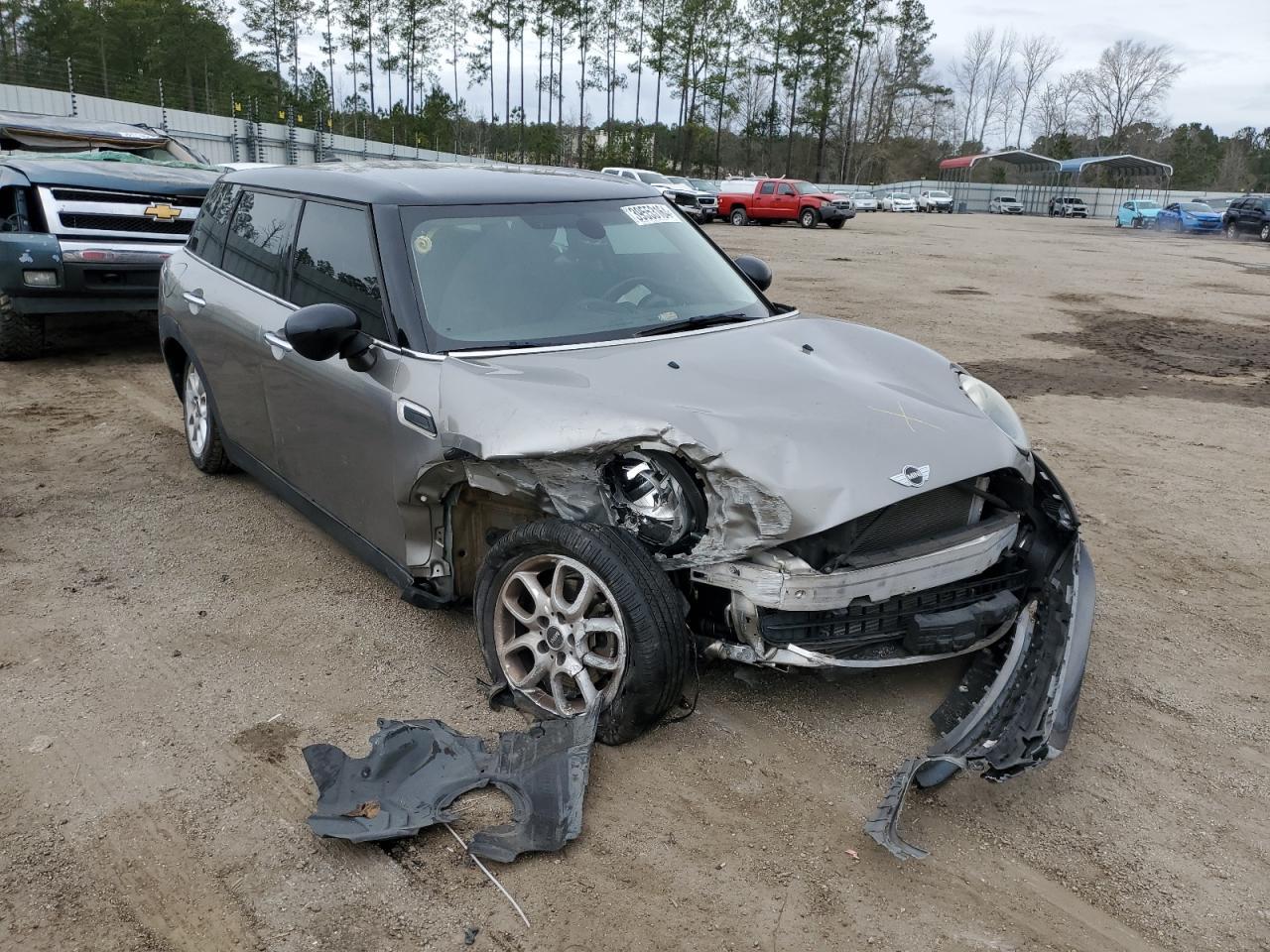 2017 MINI COOPER CLU - Image 4