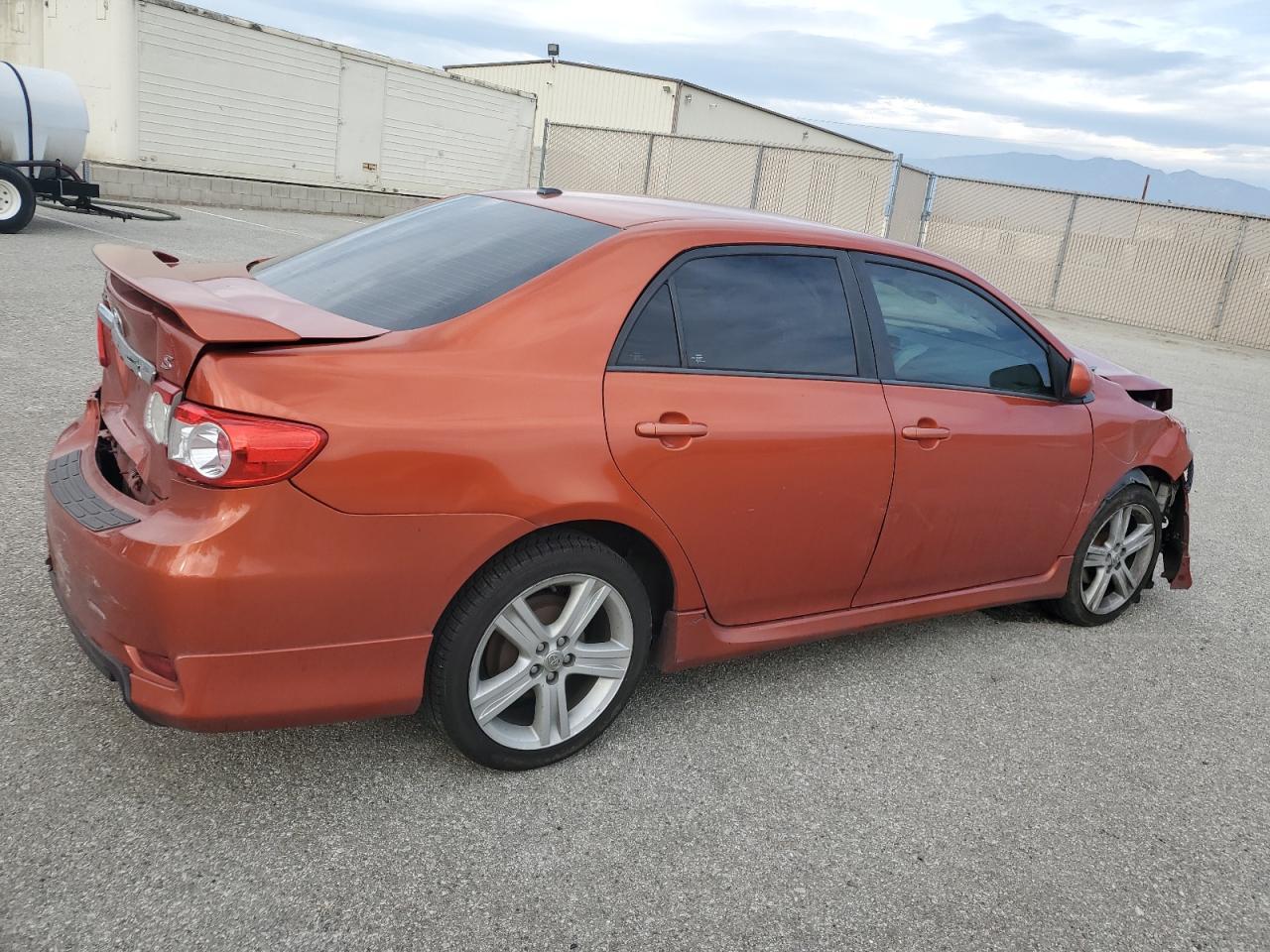 2013 TOYOTA COROLLA BA - Фото 3