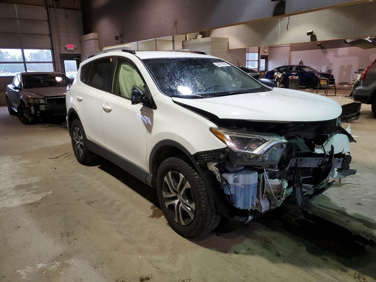 2018 TOYOTA RAV4 LE - Image 4