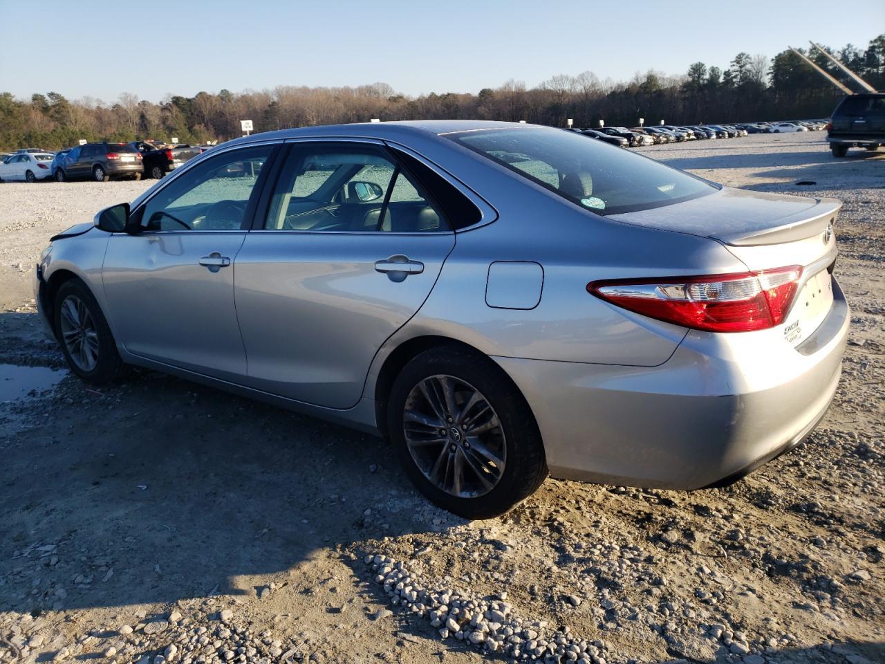 2016 TOYOTA CAMRY LE - Фото 2