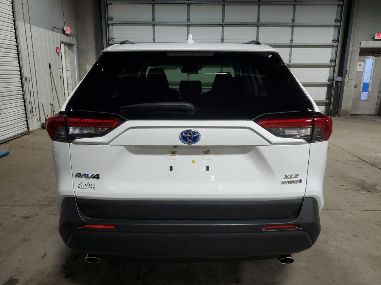 2020 TOYOTA RAV4 XLE - Image 6