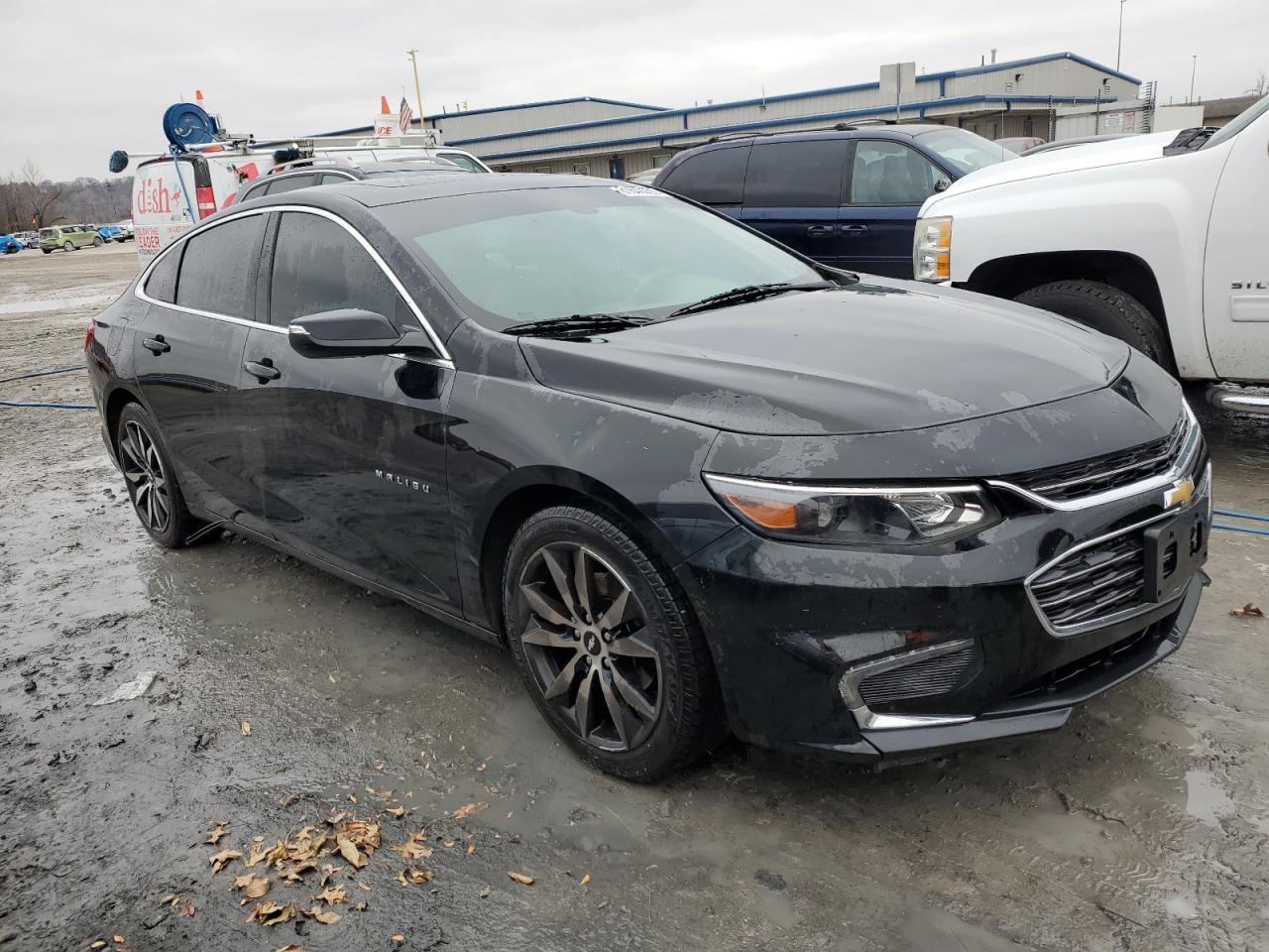 2017 CHEVROLET MALIBU LT - Image 4