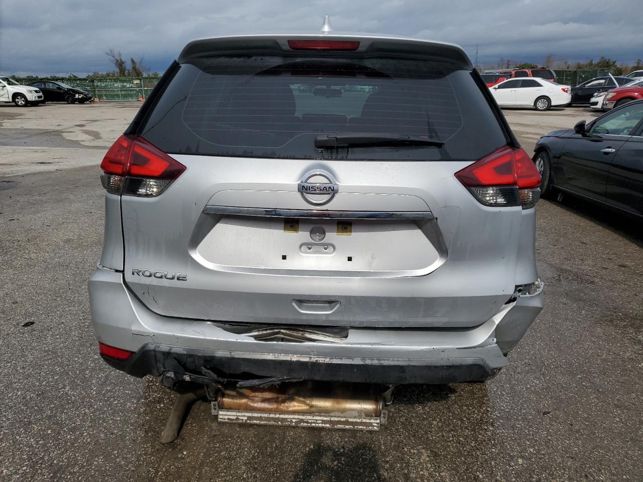2017 NISSAN ROGUE S - Фото 6