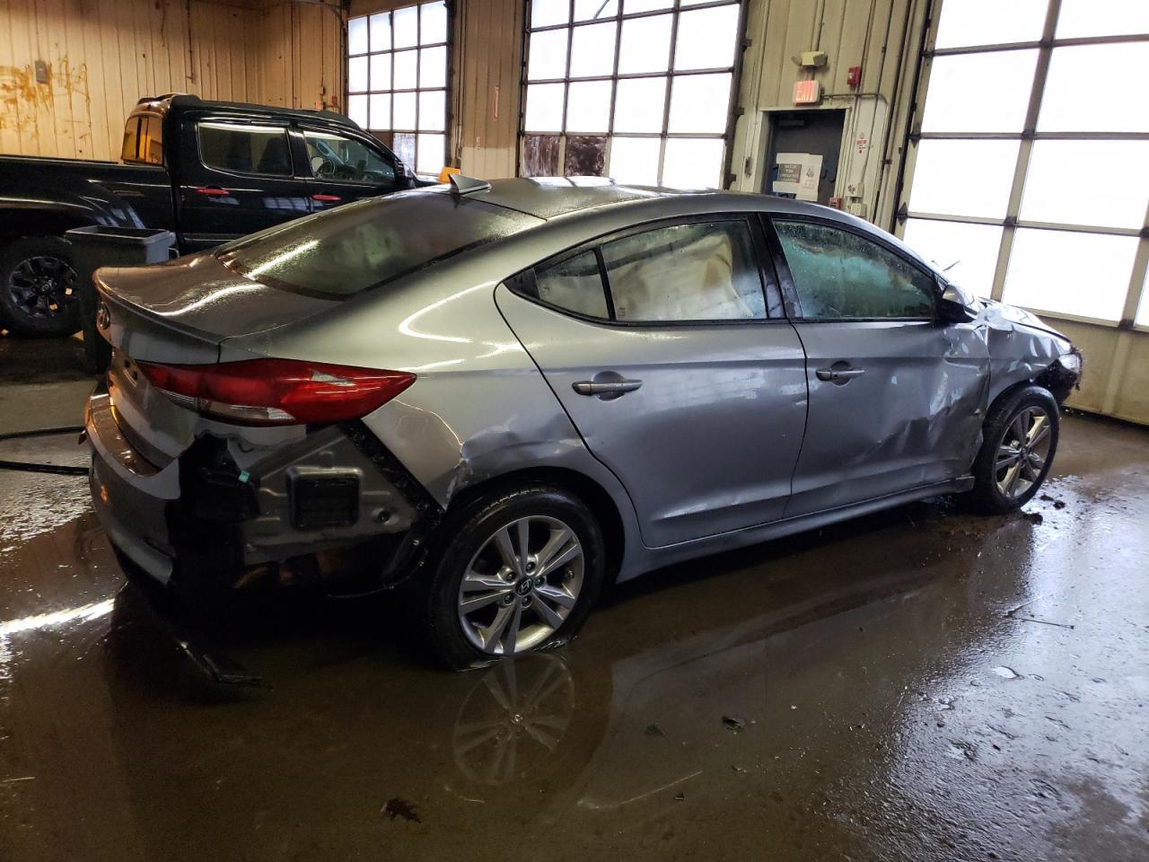 2018 HYUNDAI ELANTRA SE - Фото 3