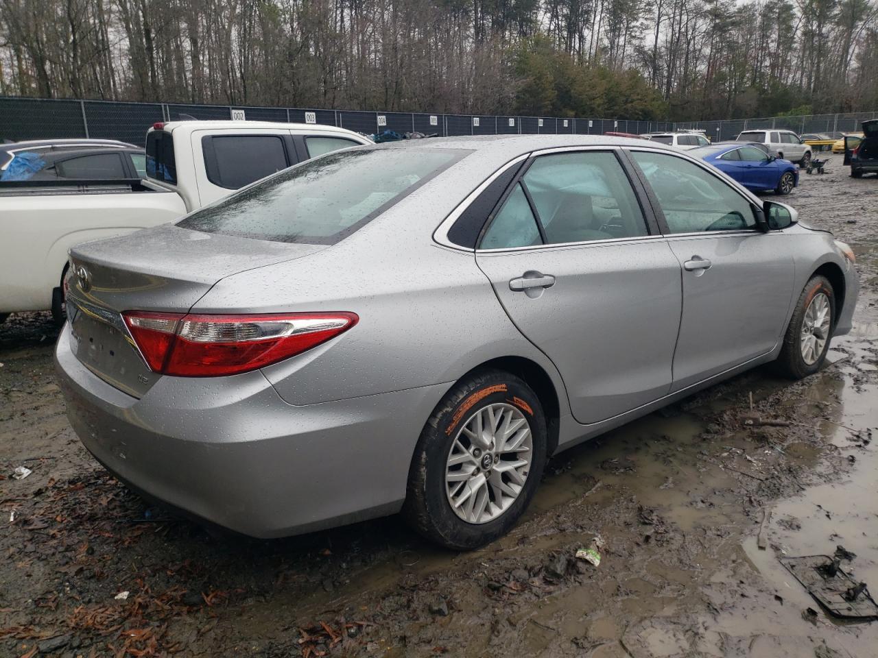 2017 TOYOTA CAMRY LE - Фото 3