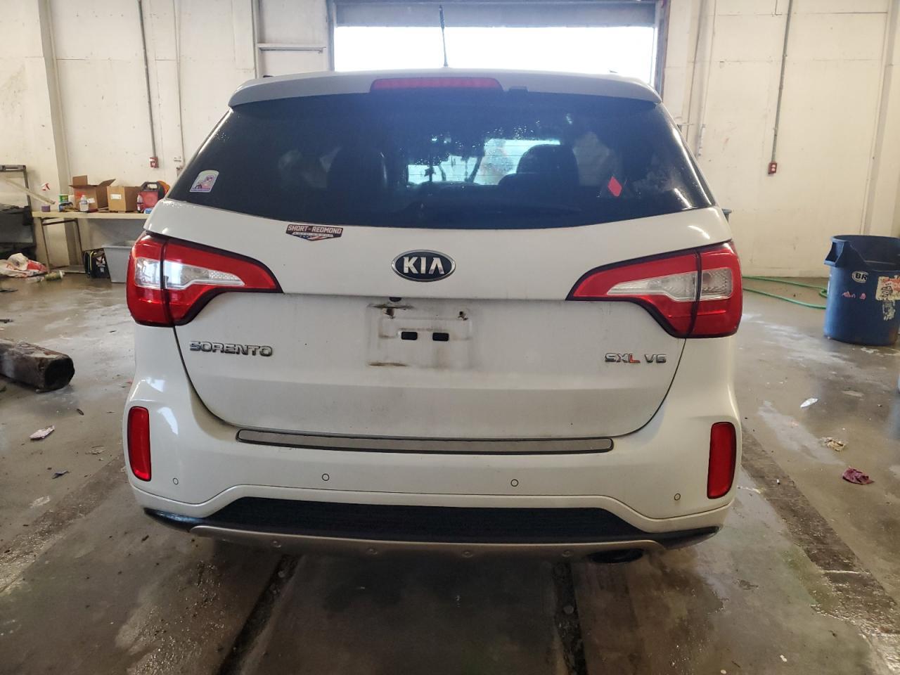 2015 KIA SORENTO SX - Image 6