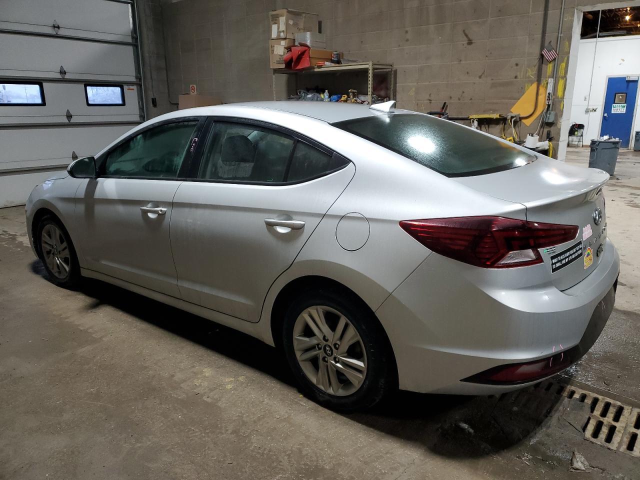 2019 HYUNDAI ELANTRA SE - Фото 2