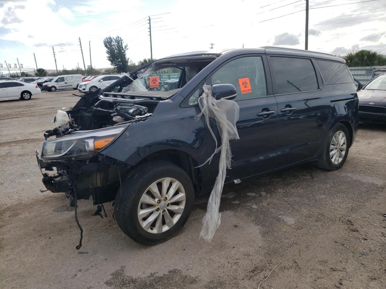 2017 KIA SEDONA LX