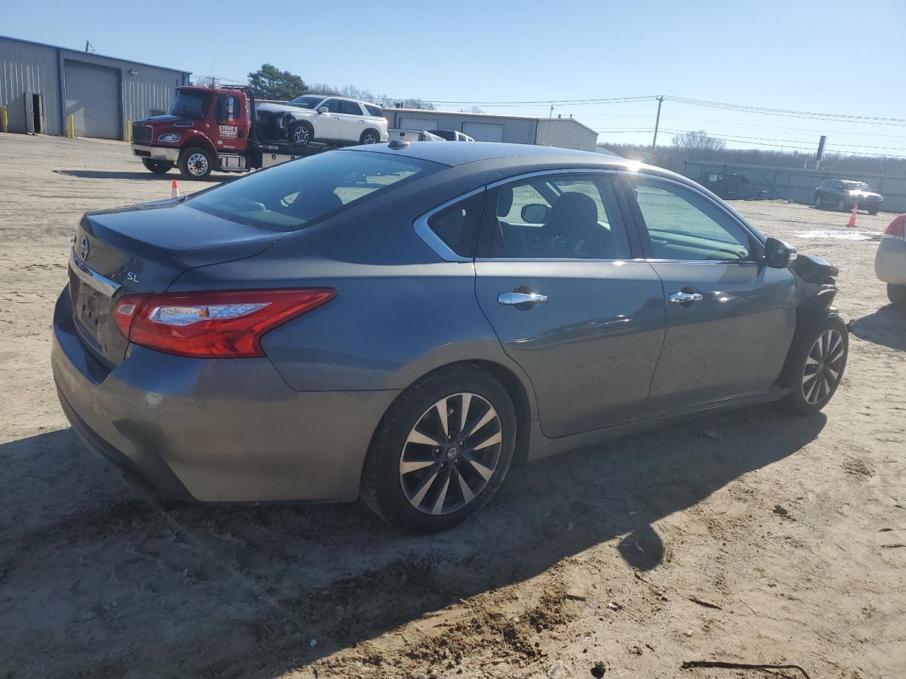 2017 NISSAN ALTIMA 2.5 - Фото 3