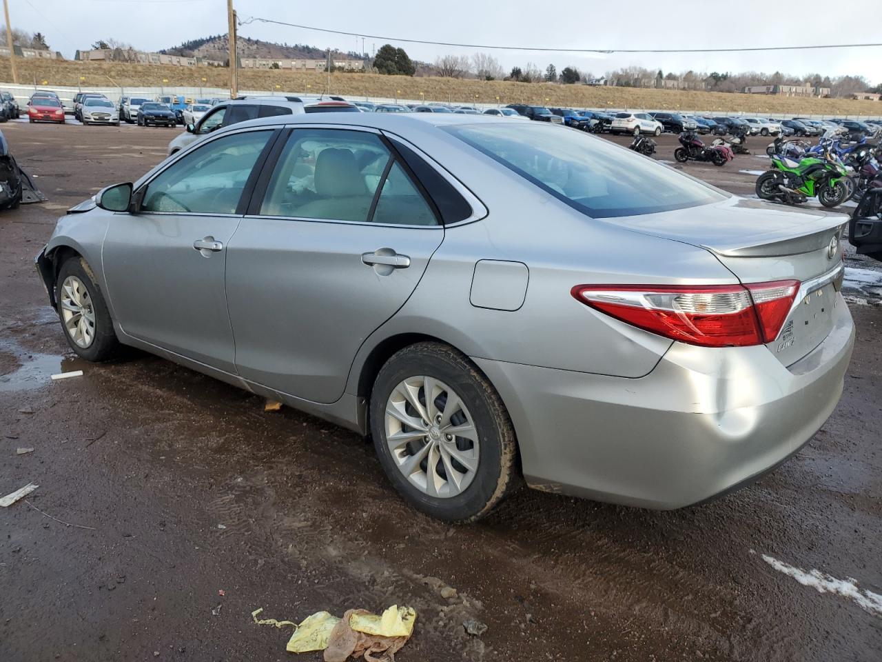 2015 TOYOTA CAMRY LE - Image 2
