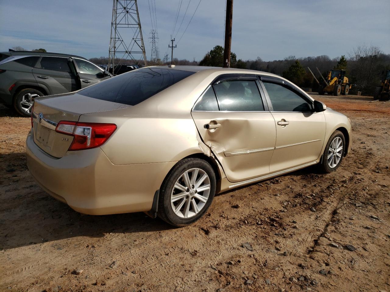 2012 TOYOTA CAMRY BASE - Фото 3