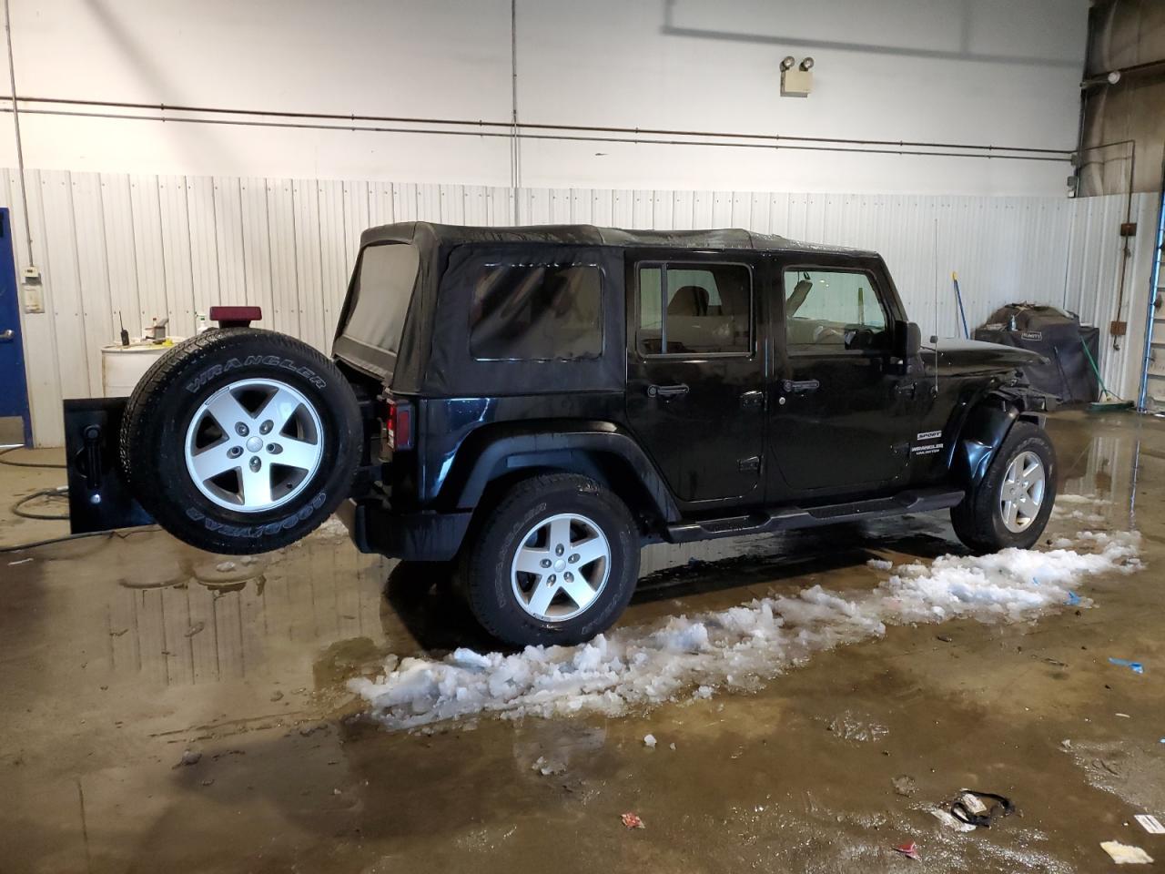 2015 JEEP WRANGLER U - Image 3