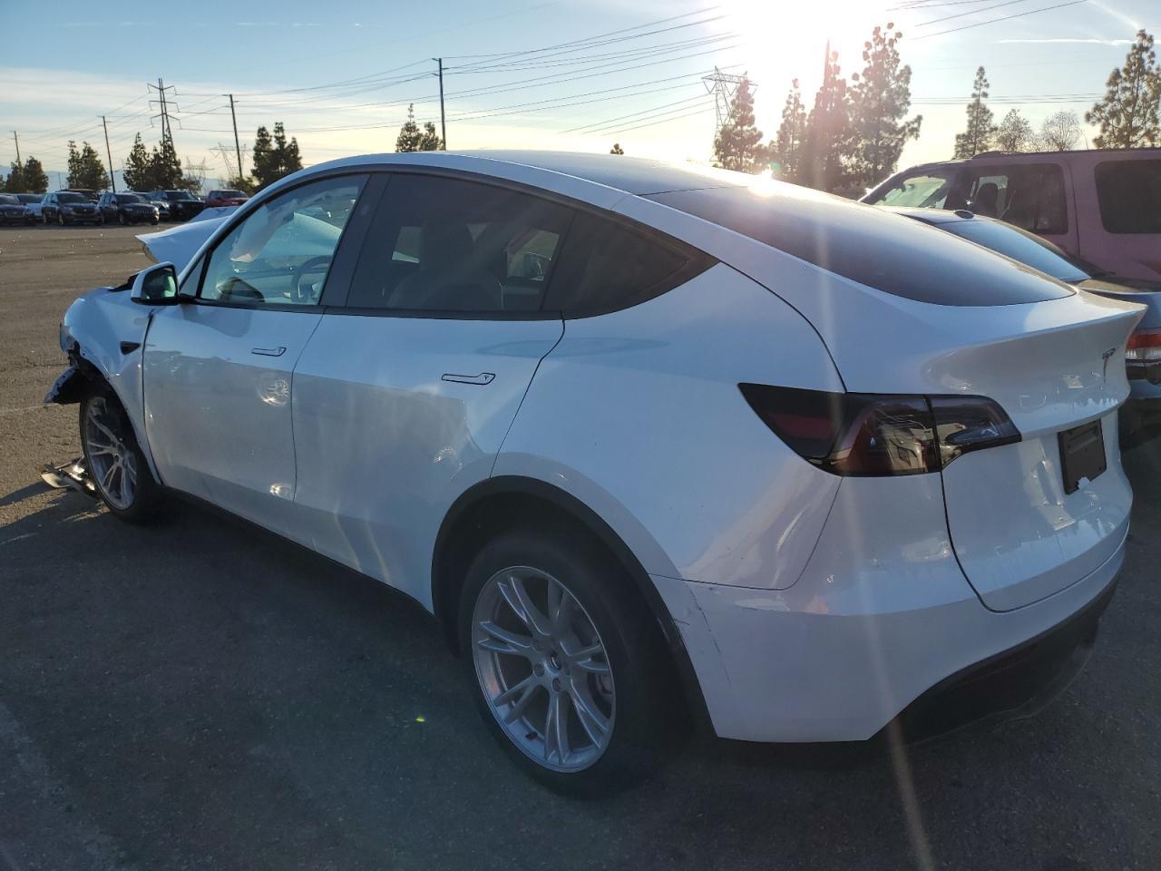 2023 TESLA MODEL Y - Image 2
