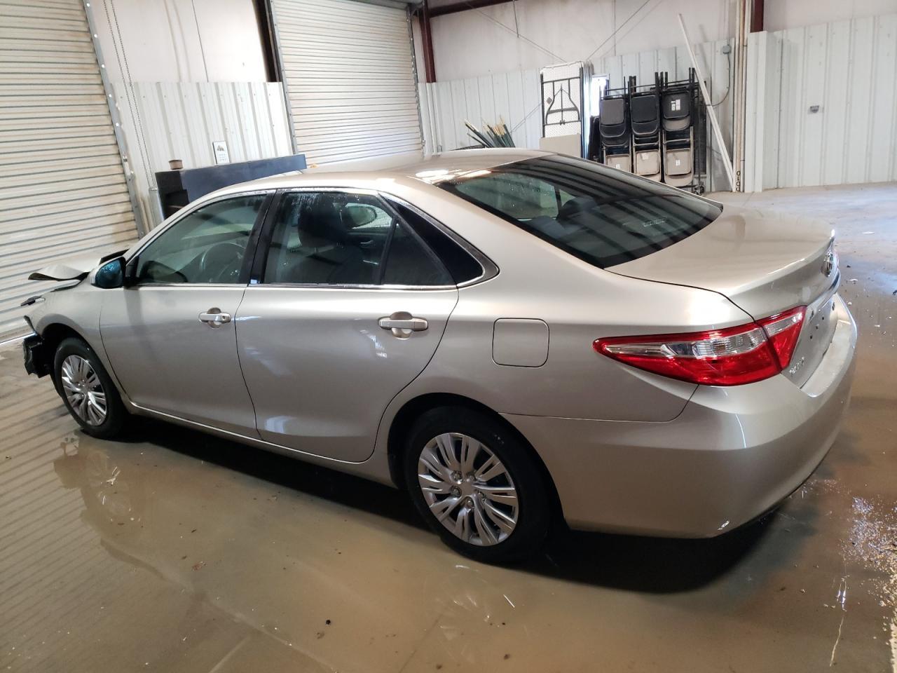 2015 TOYOTA CAMRY LE - Фото 2