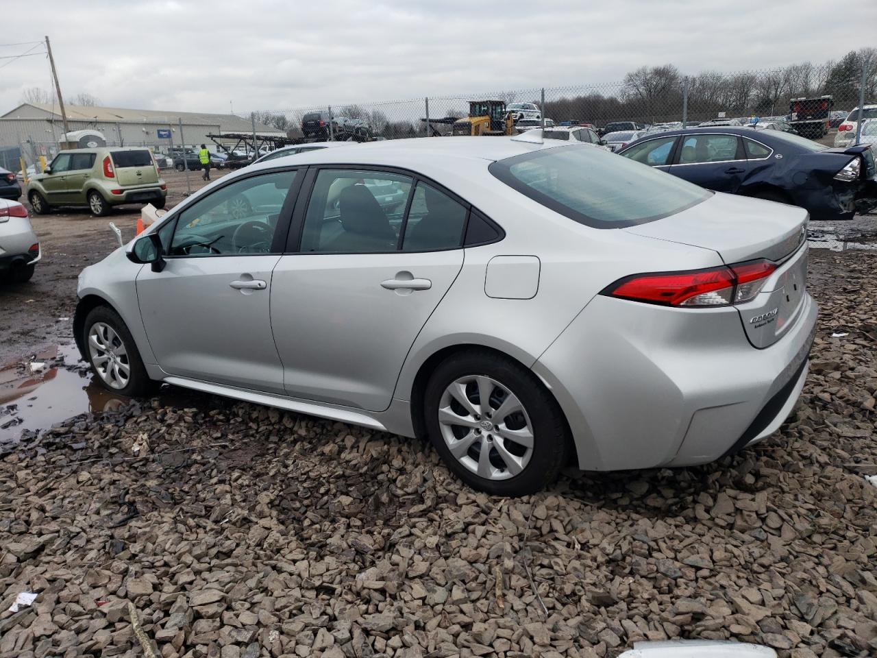 2021 TOYOTA COROLLA LE - Image 2