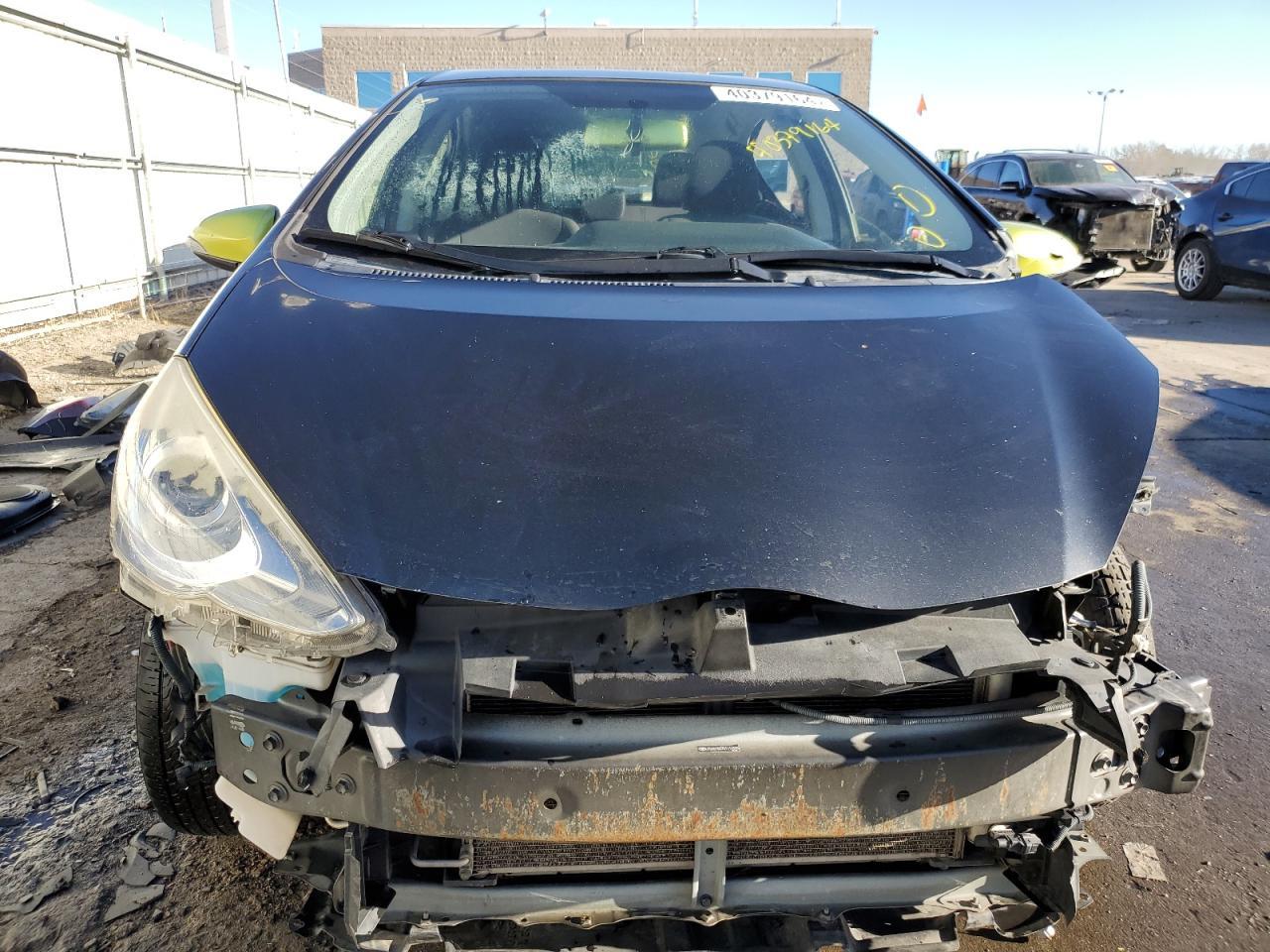 2016 TOYOTA PRIUS C - Image 5